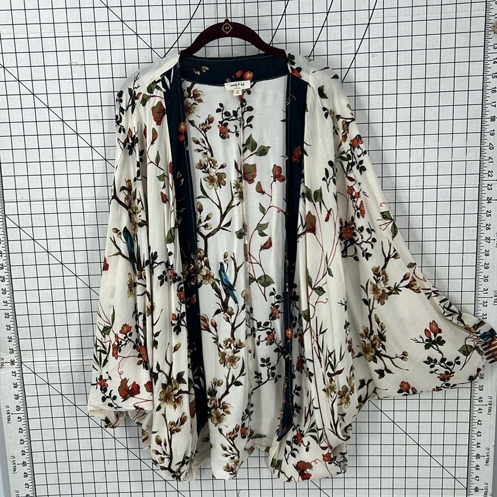 Sandy & Sid Floral oversized fit Dolman Kimono Printed woven flyaway kimono M
